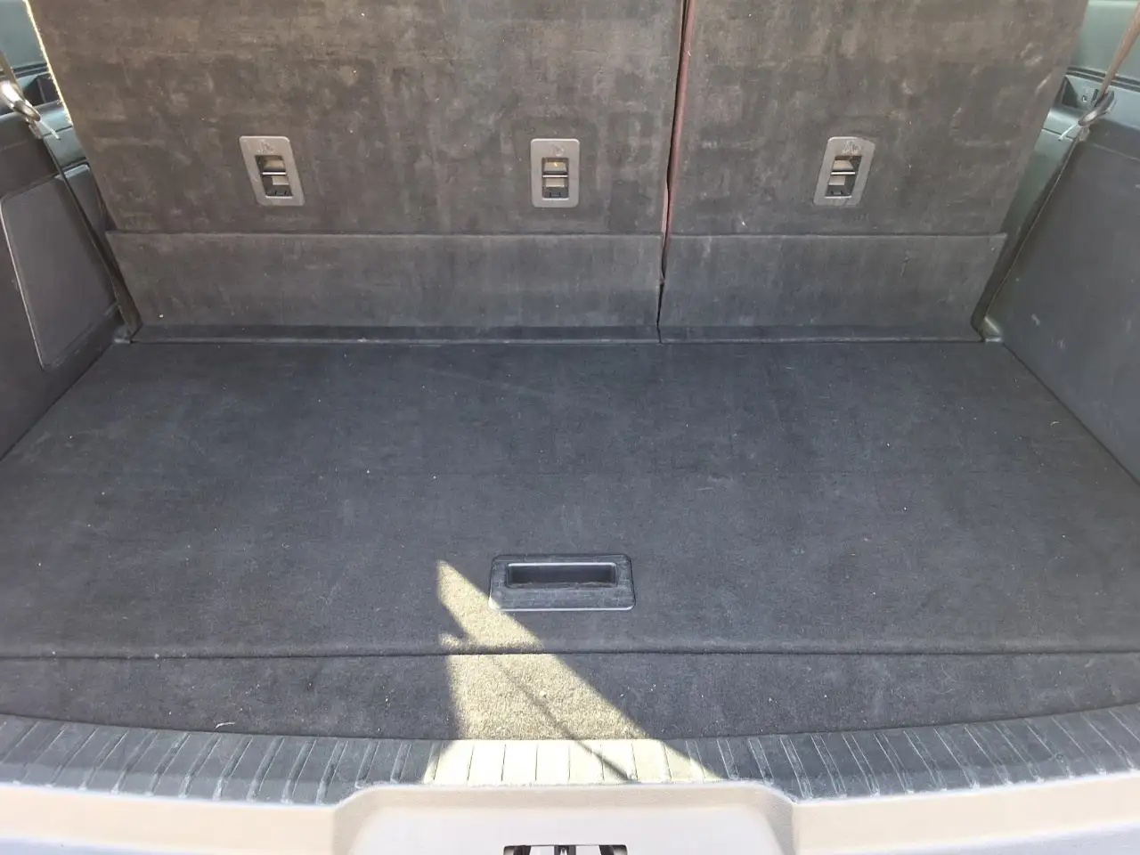 Ford Expedition - Image 23