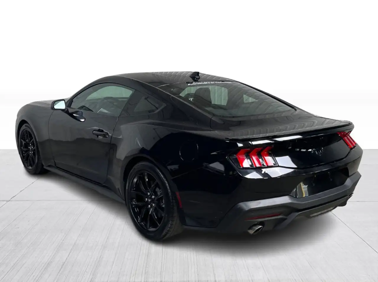 Ford Mustang - Image 11