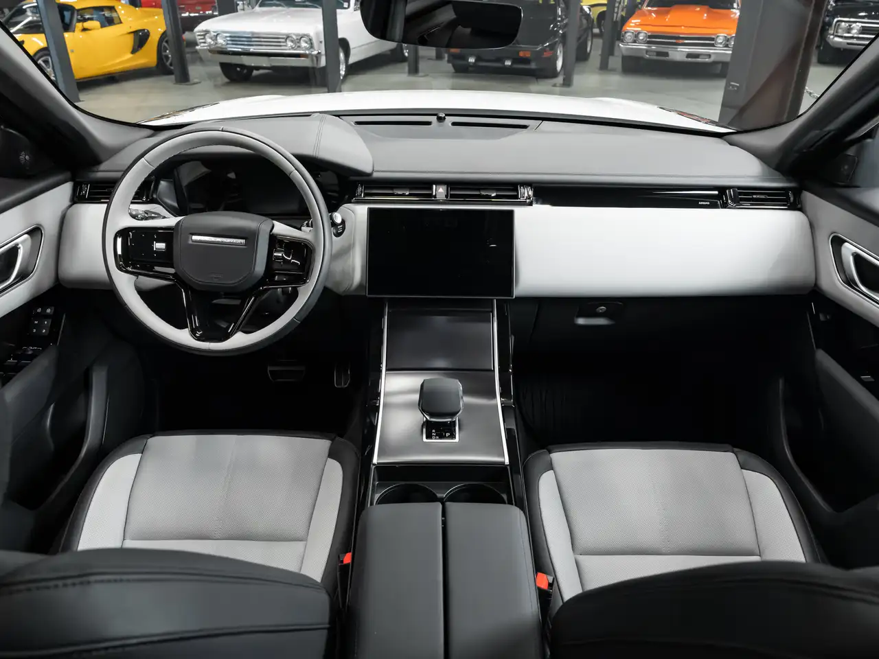 Land Rover Range Rover Velar - Image 40