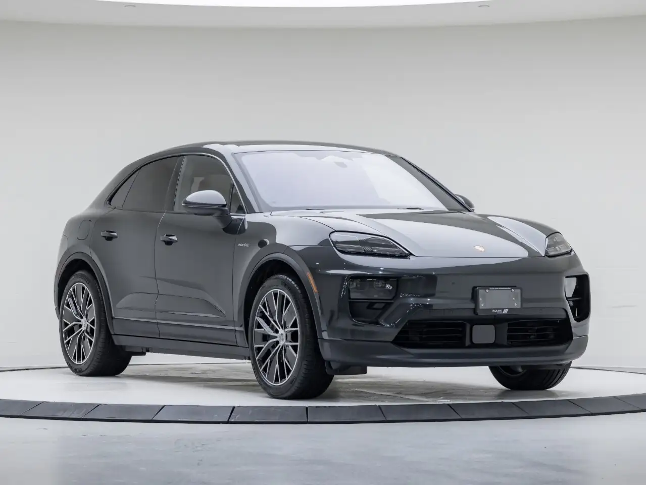 Porsche Macan - Image 8