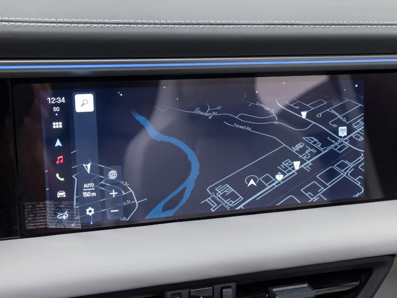 Porsche Macan - Image 19