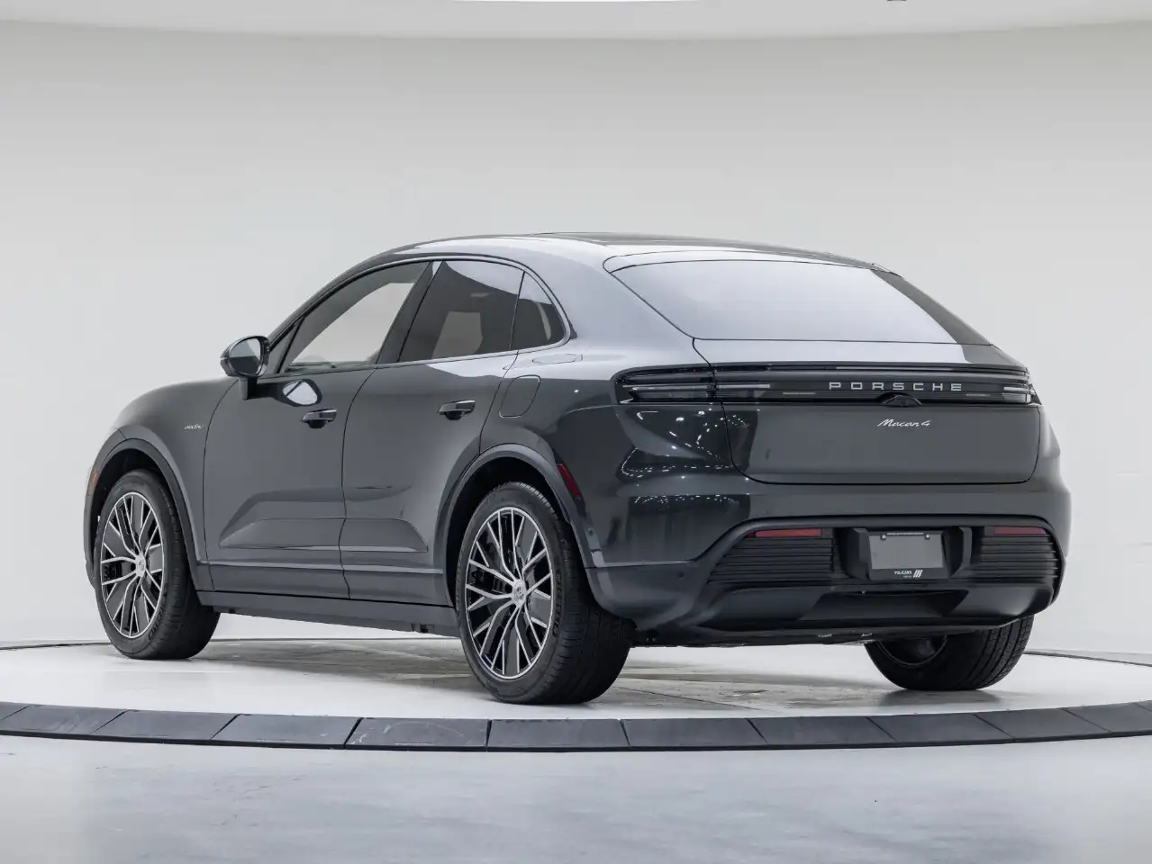 Porsche Macan - Image 4