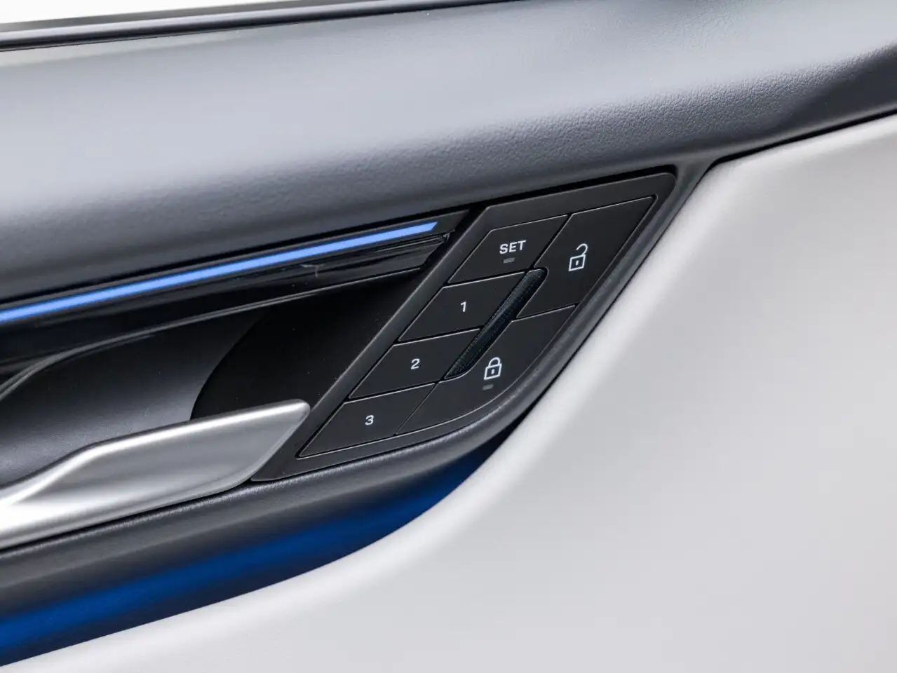 Porsche Macan - Image 24