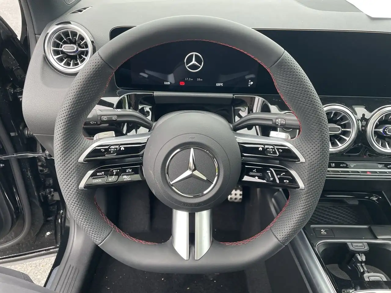 Mercedes-Benz GLA - Image 28