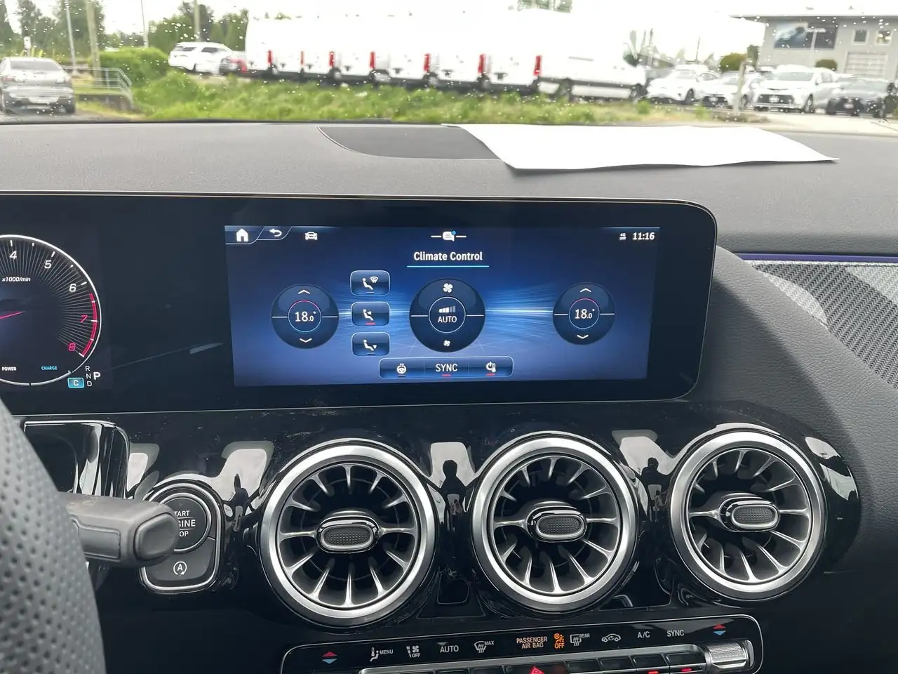 Mercedes-Benz GLA - Image 33
