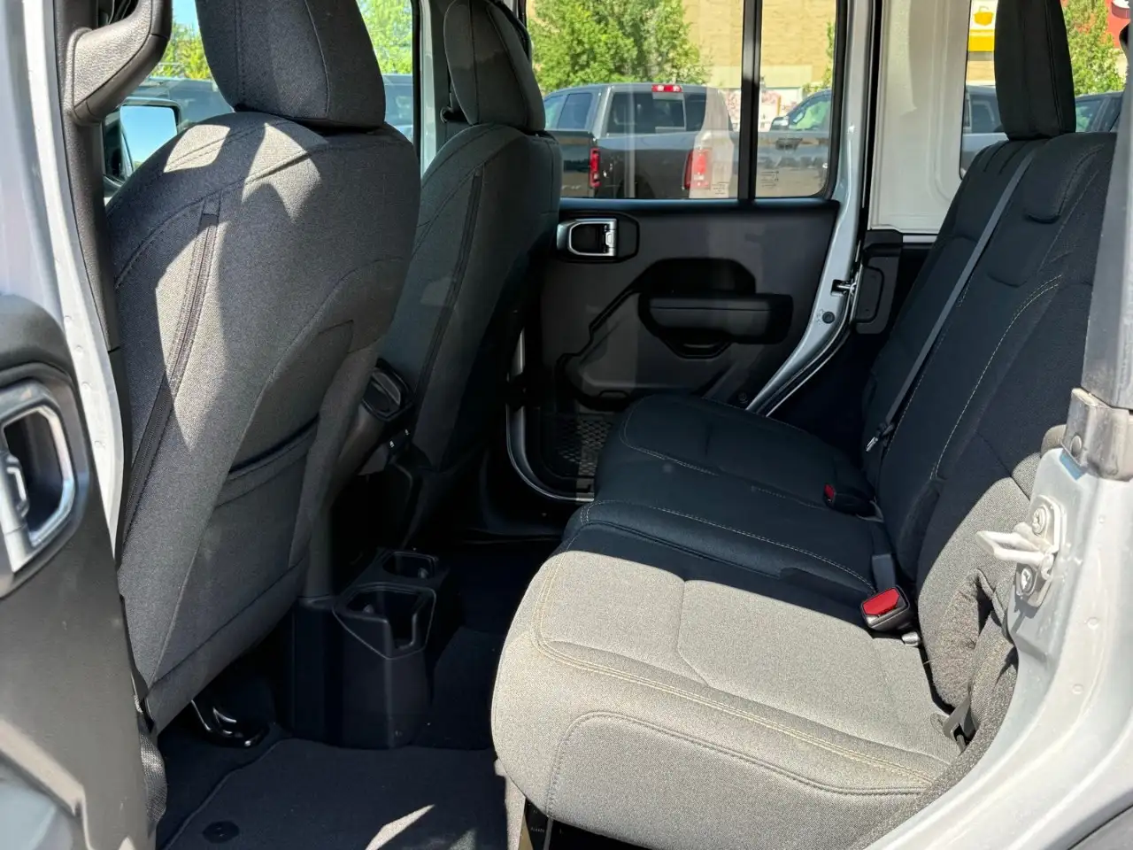 Jeep Wrangler - Image 20