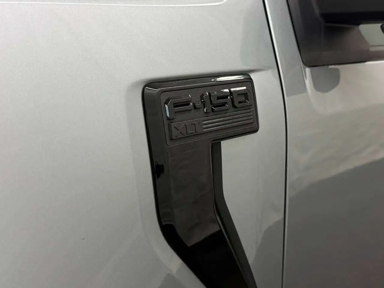 Ford F-150 - Image 8