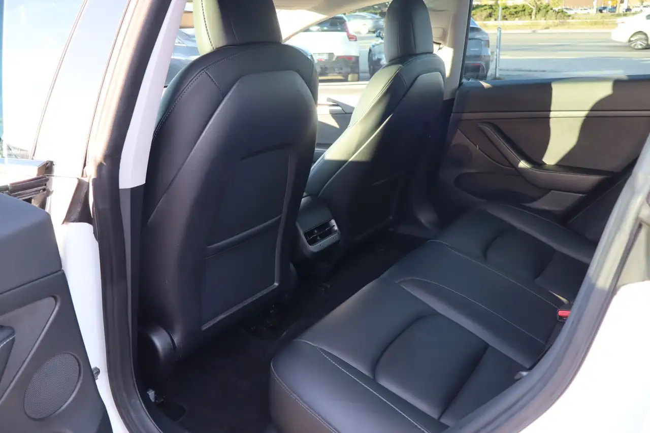 Tesla Model 3 - Image 13