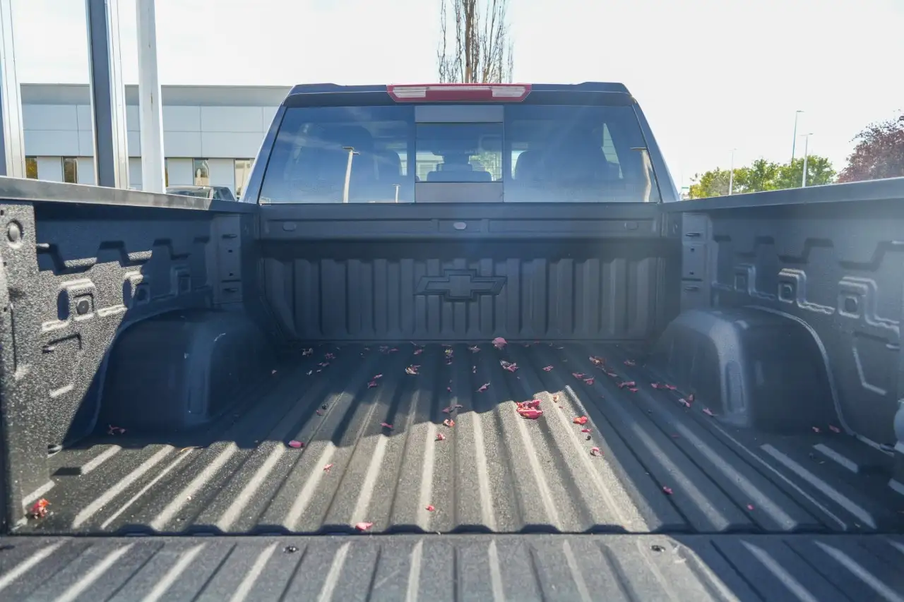 Chevrolet Silverado 1500 - Image 4