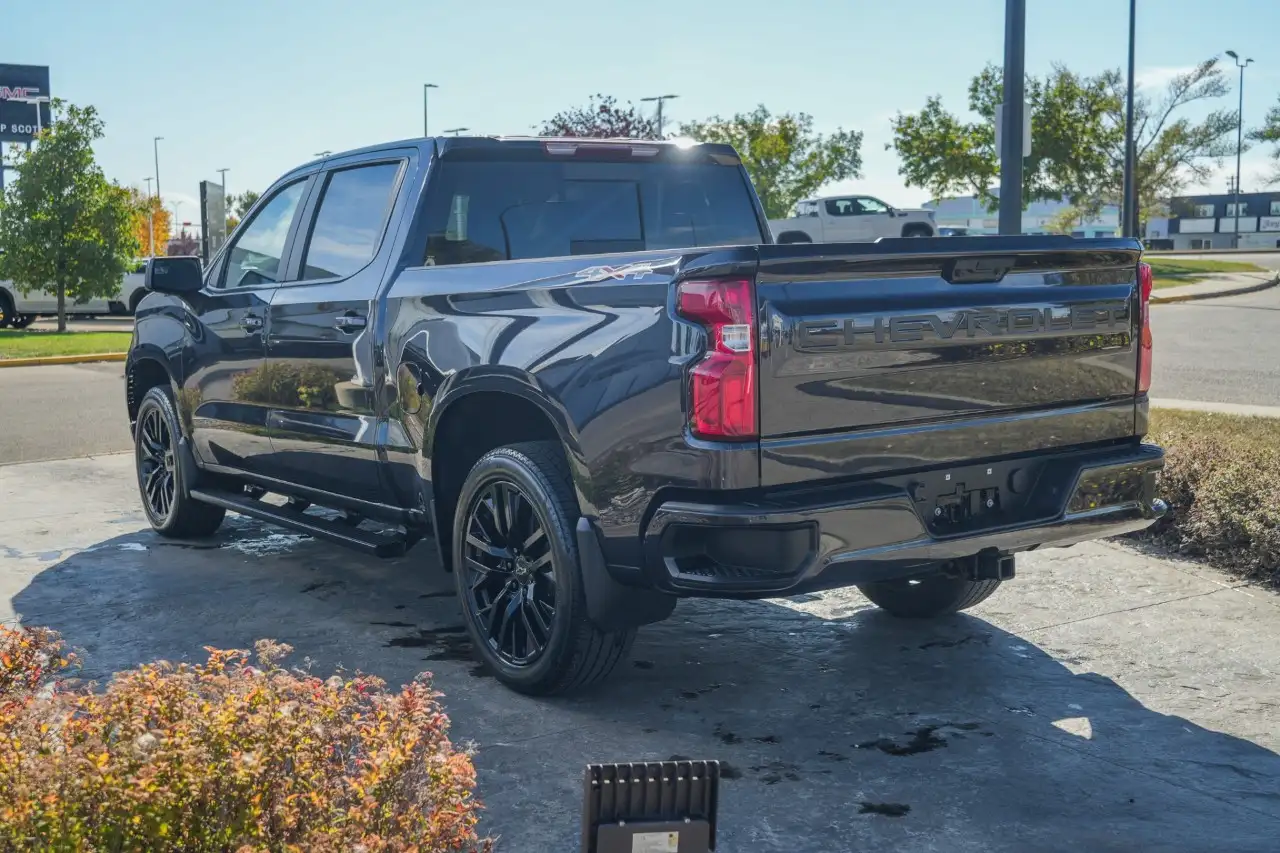 Chevrolet Silverado 1500 - Image 5