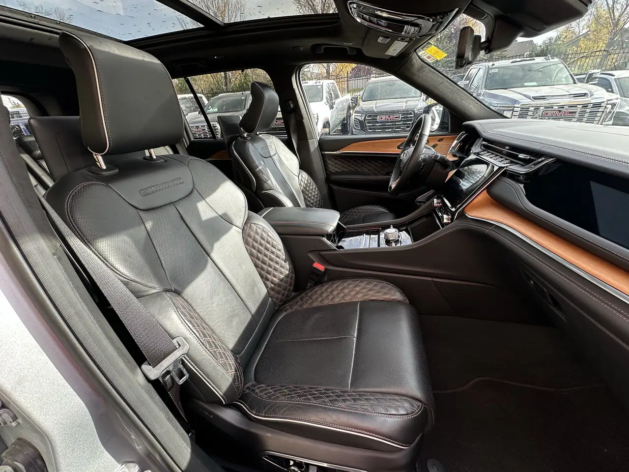 Jeep Grand Cherokee - Image 19