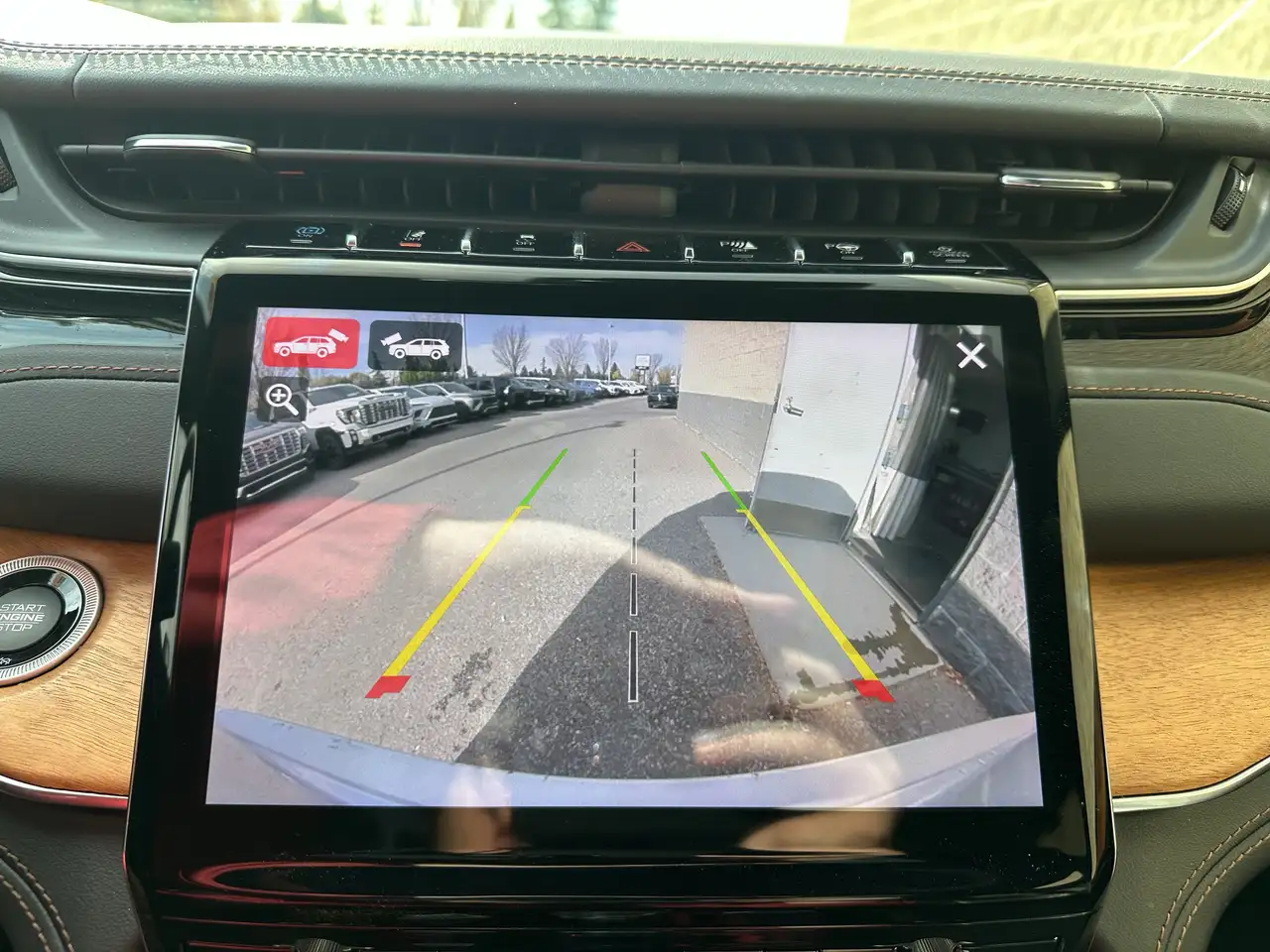 Jeep Grand Cherokee - Image 15