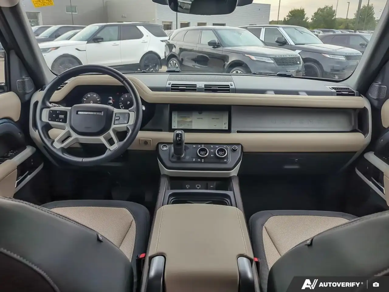 Land Rover Defender - Image 21