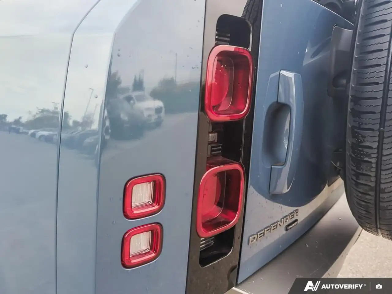 Land Rover Defender - Image 10