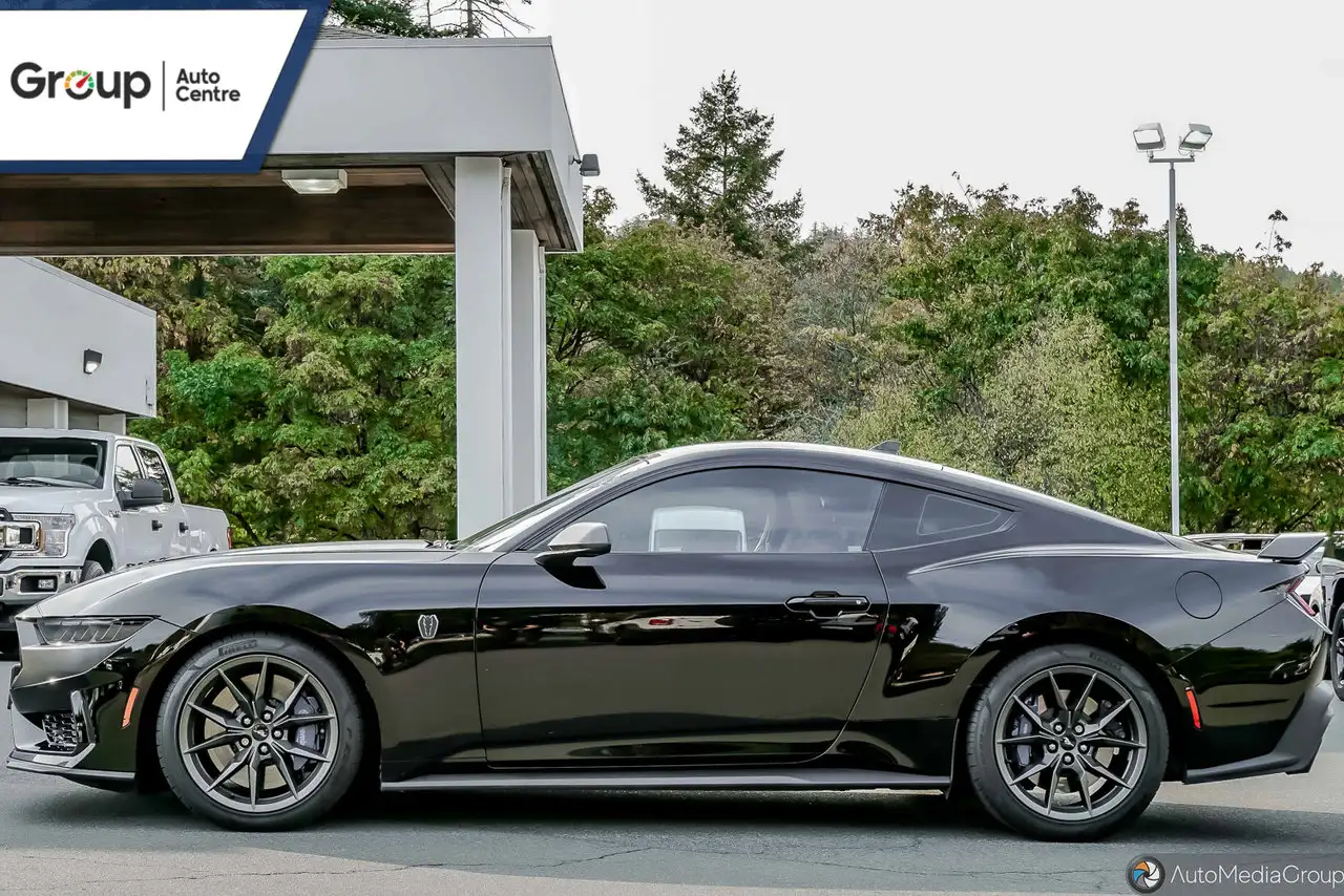 Ford Mustang - Image 8