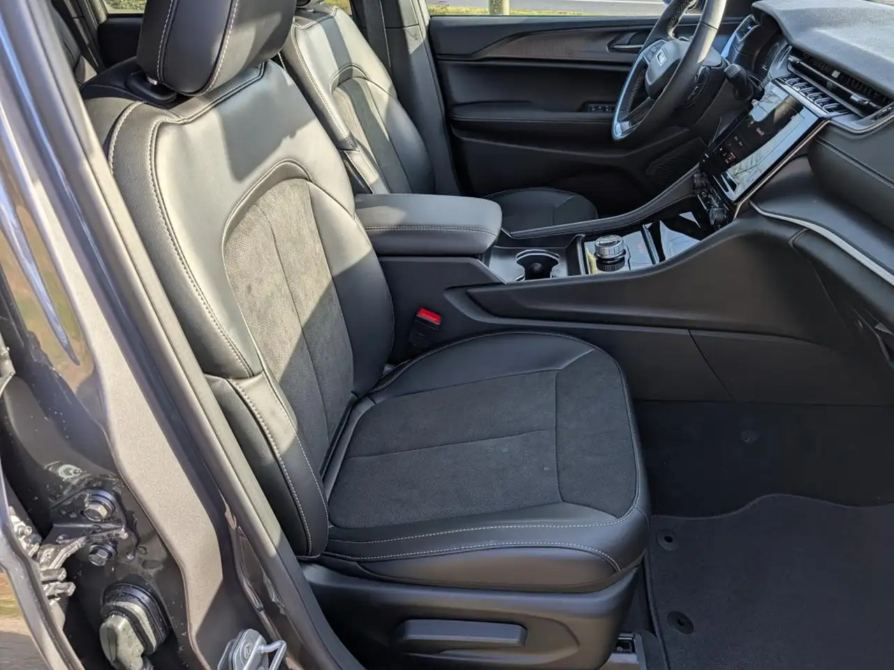 Jeep Grand Cherokee - Image 9