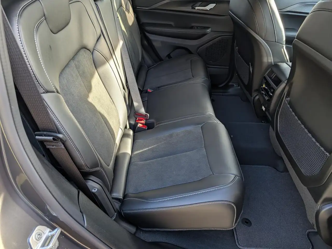 Jeep Grand Cherokee - Image 8