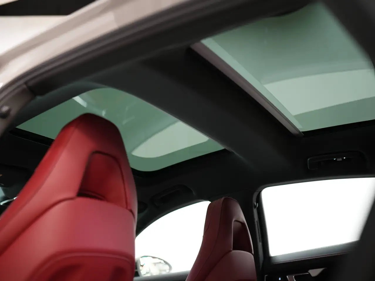 Porsche Panamera - Image 33