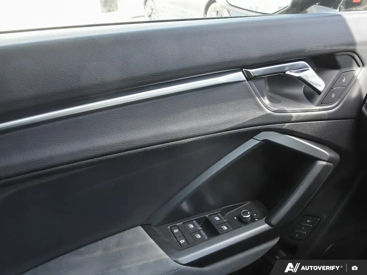 Audi Q3 - Image 8