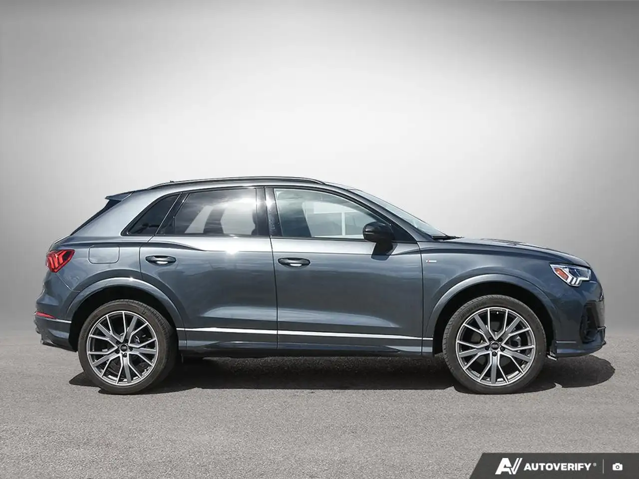 Audi Q3 - Image 3