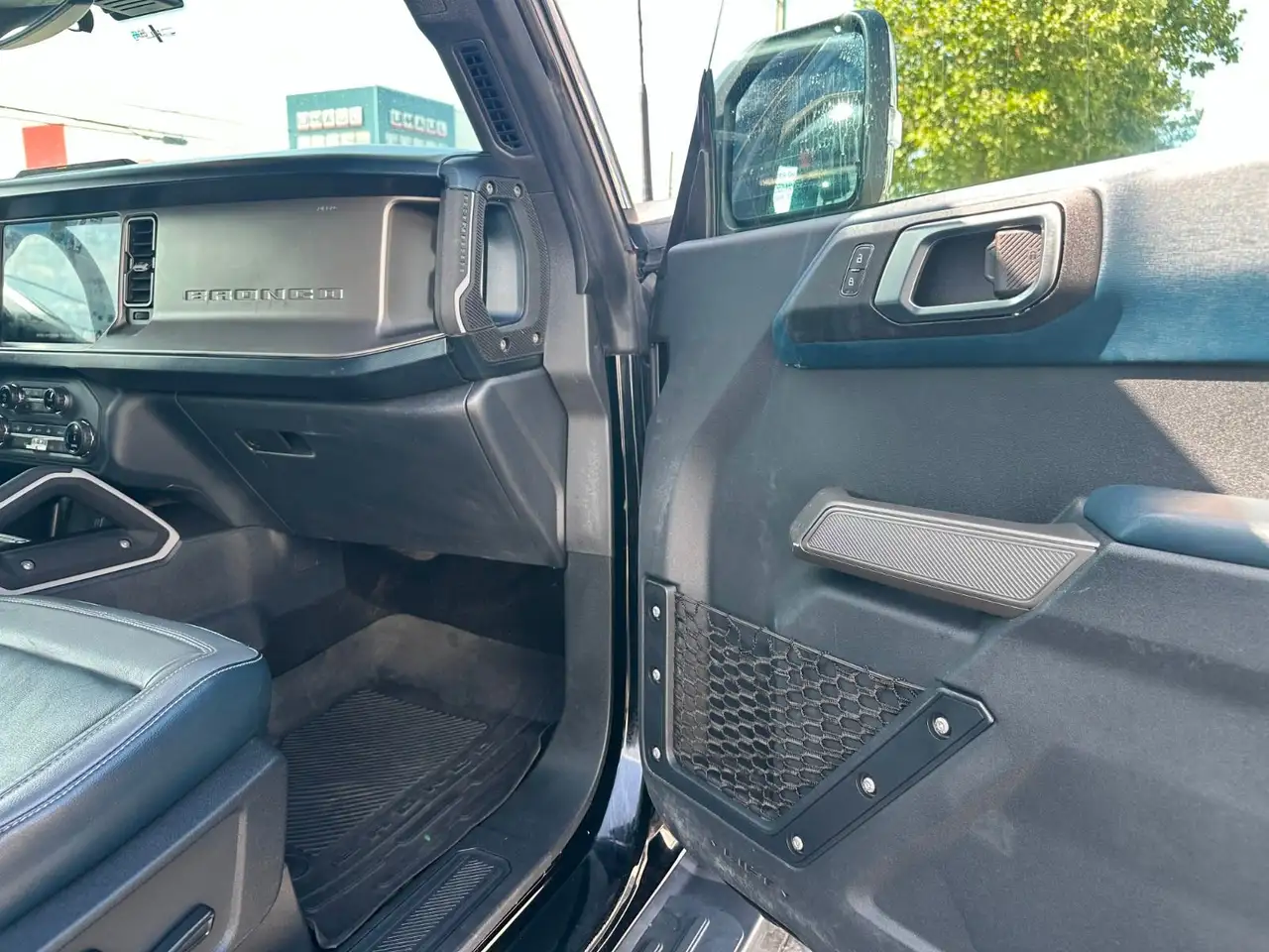 Ford Bronco - Image 13