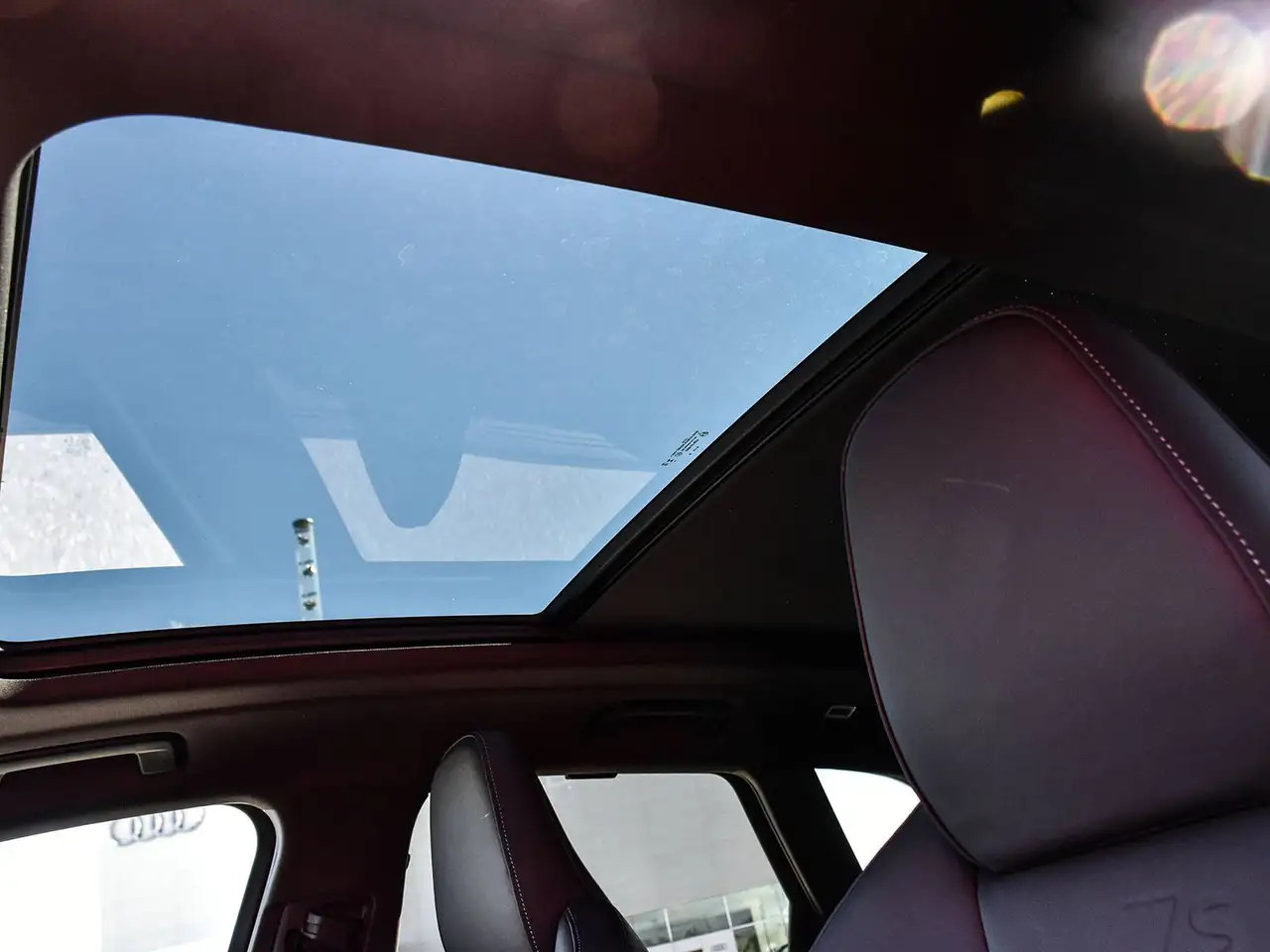 Audi SQ5 - Image 22