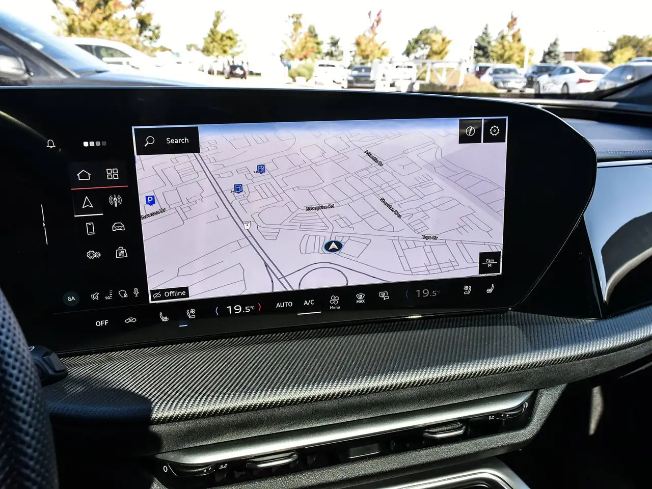 Audi SQ5 - Image 25