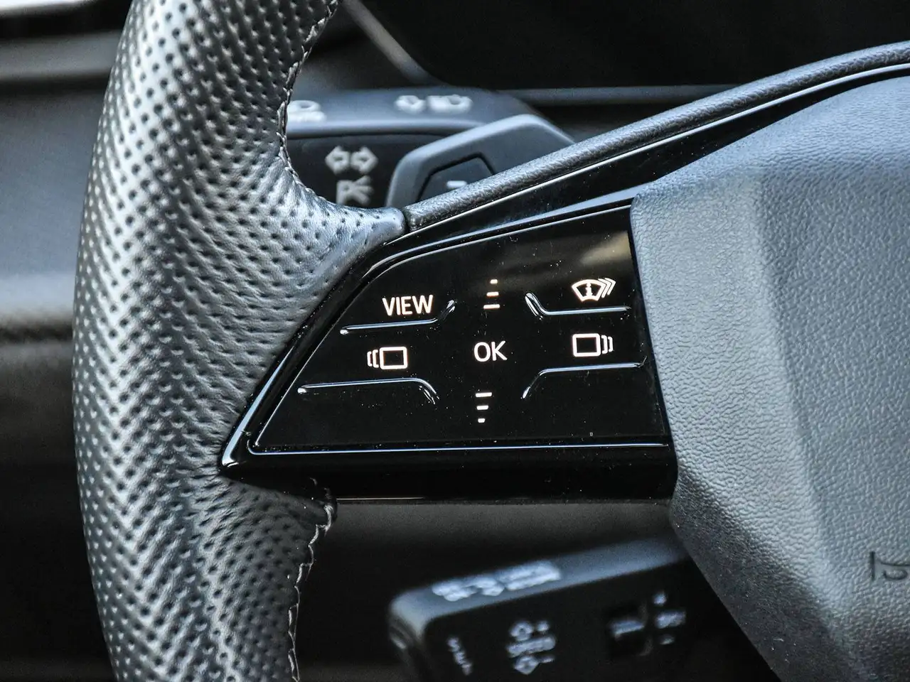 Audi SQ5 - Image 19