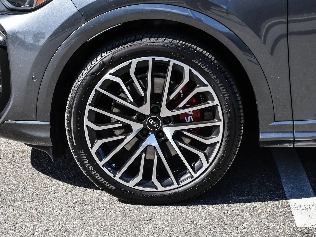 Audi SQ5 - Image 8