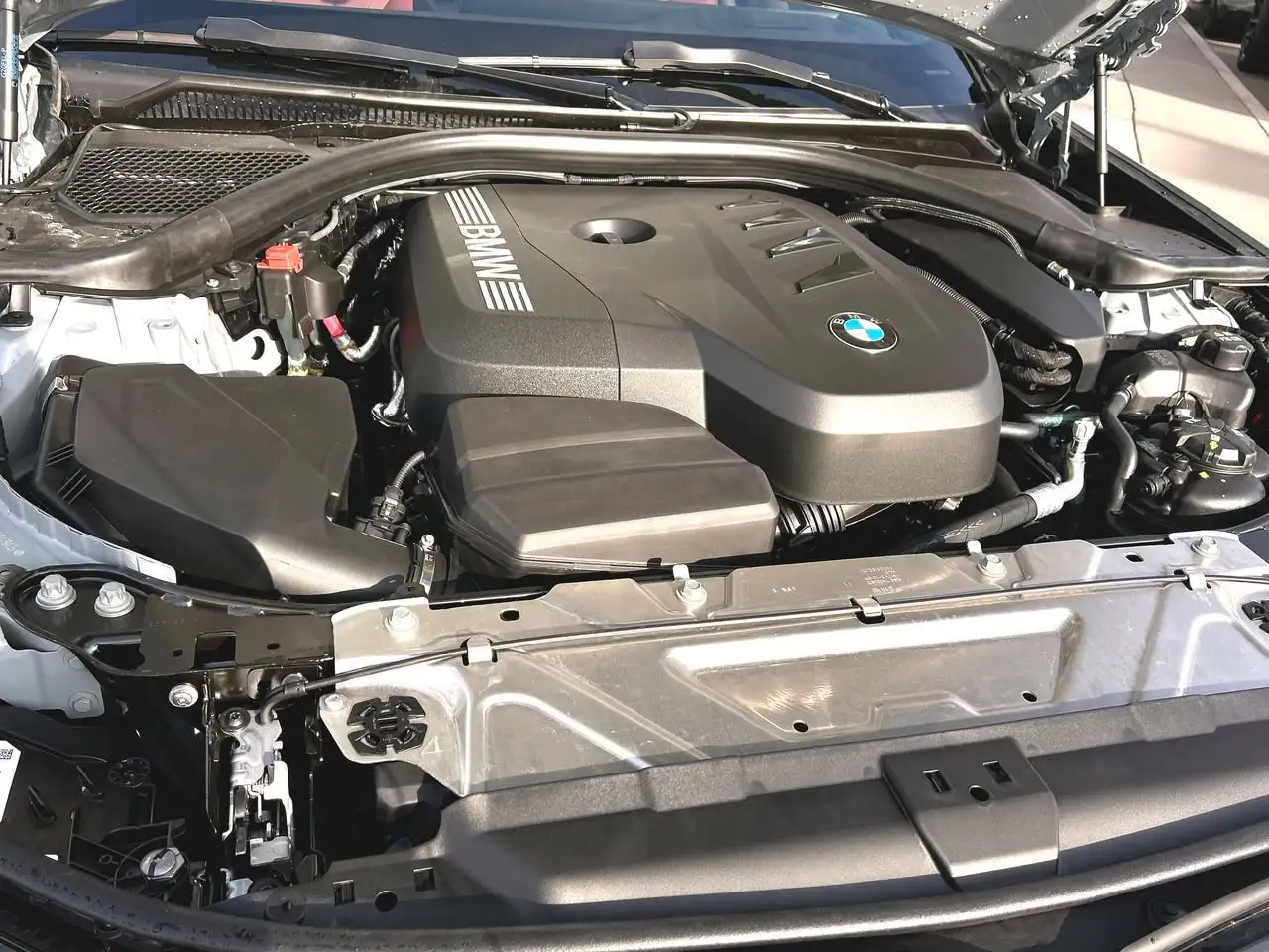 BMW 3 Series - Image 34