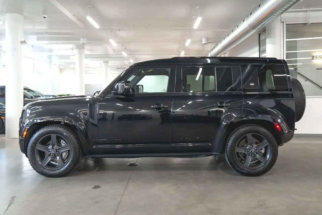 Land Rover Defender - Image 6