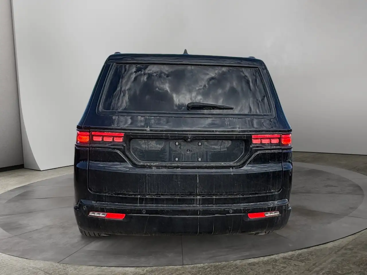 Jeep Grand Wagoneer - Image 4