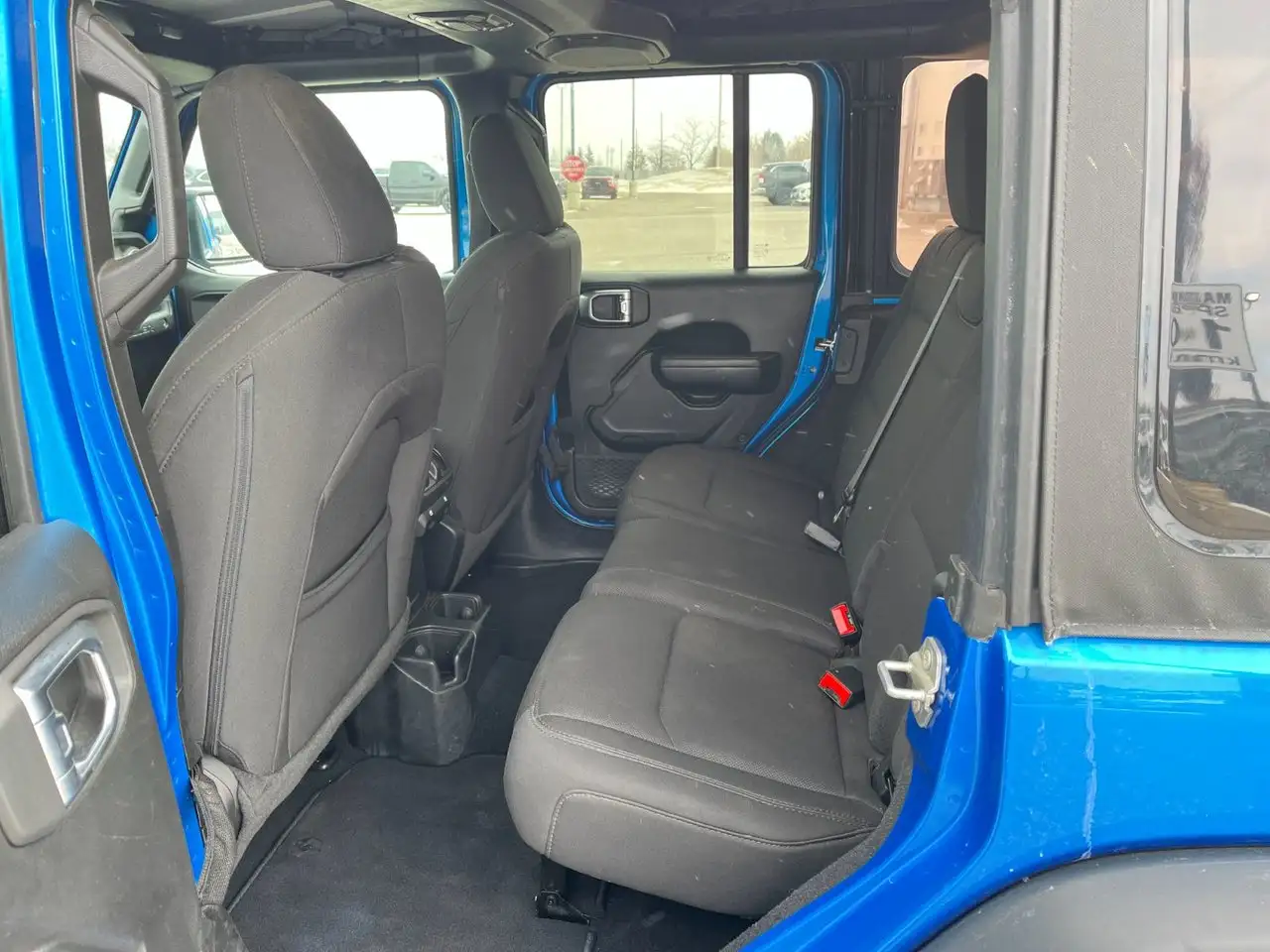 Jeep Wrangler - Image 14