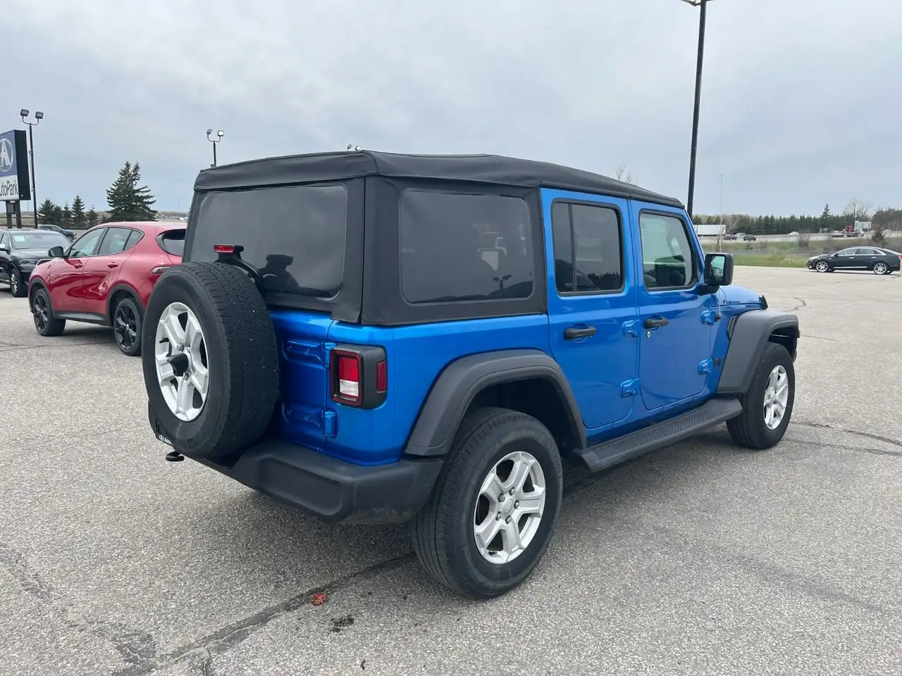 Jeep Wrangler - Image 6