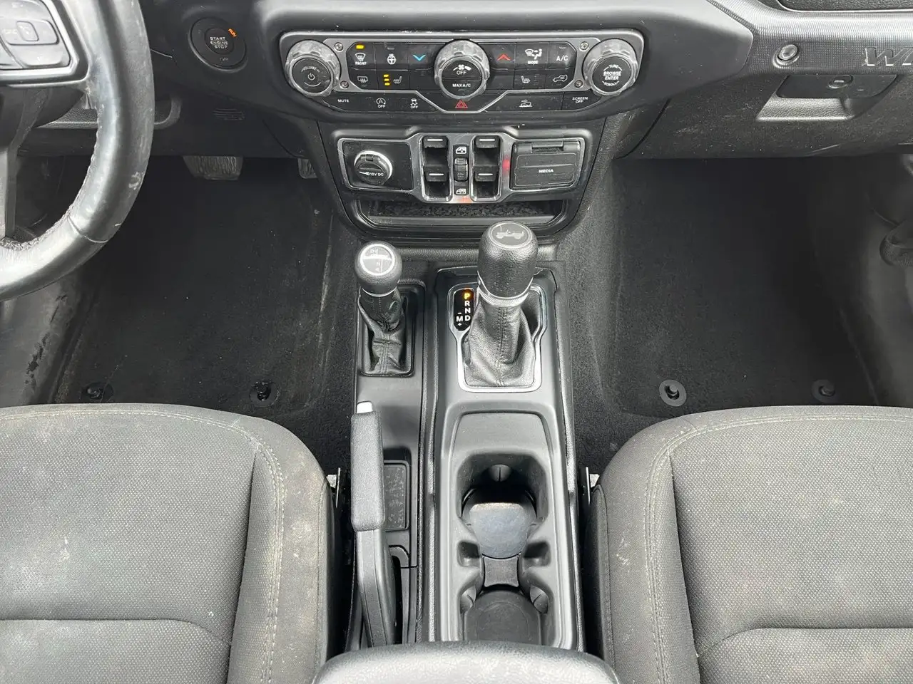 Jeep Wrangler - Image 31