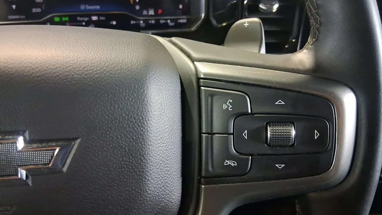 Chevrolet Silverado 1500 - Image 12