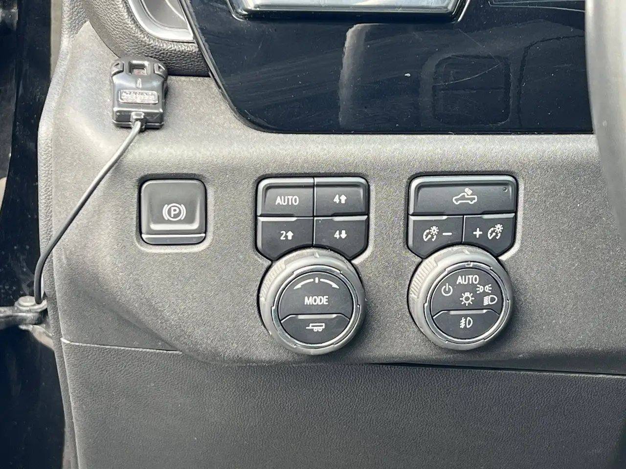 Chevrolet Silverado 1500 - Image 29