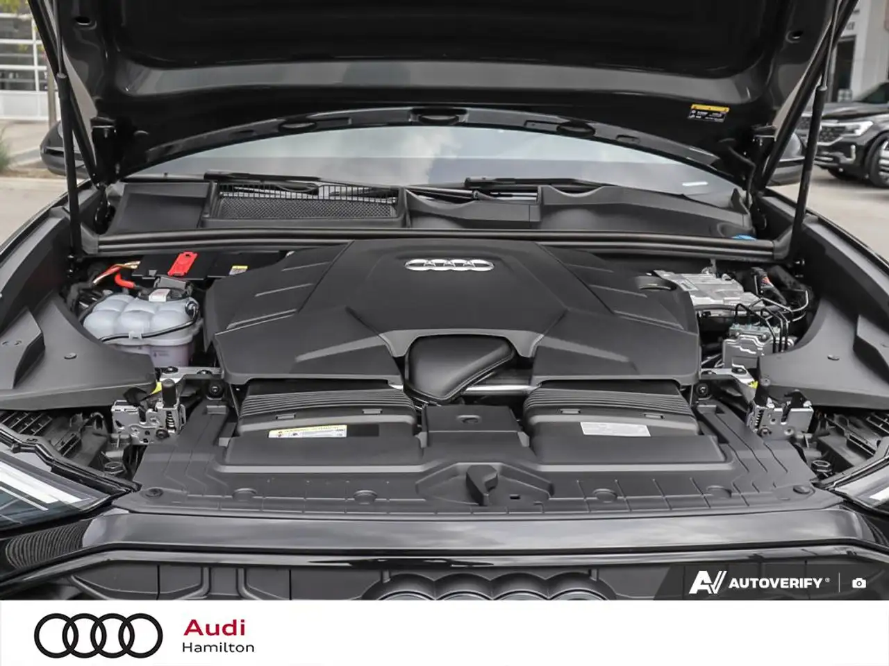 Audi Q8 - Image 7