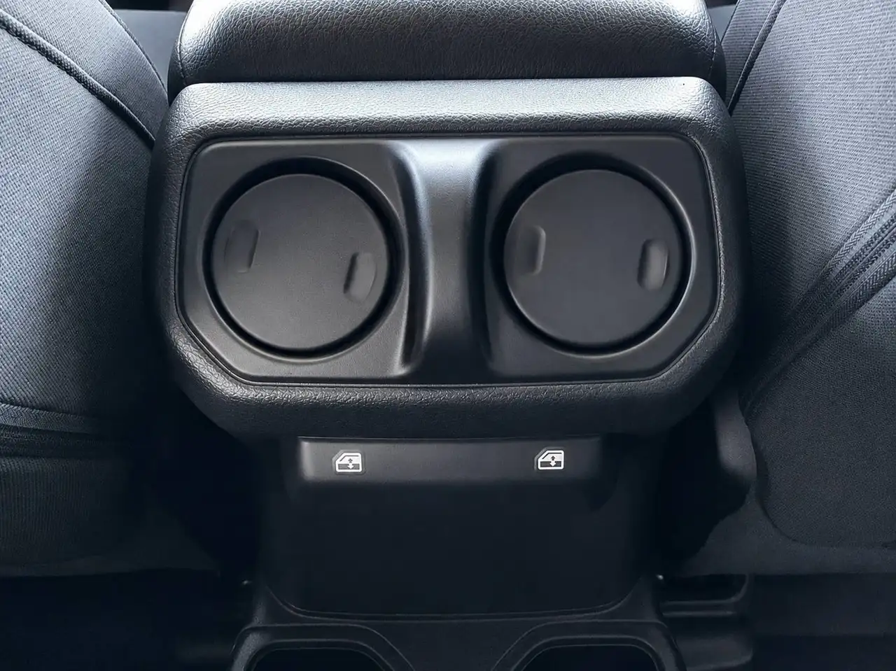 Jeep Wrangler - Image 10