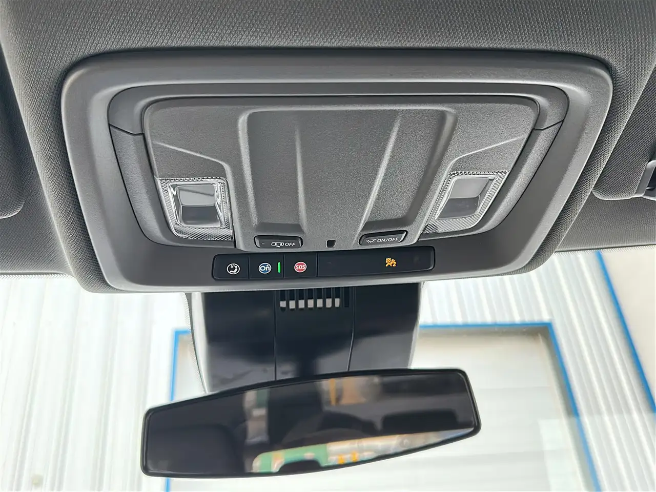 Chevrolet Silverado 1500 - Image 11