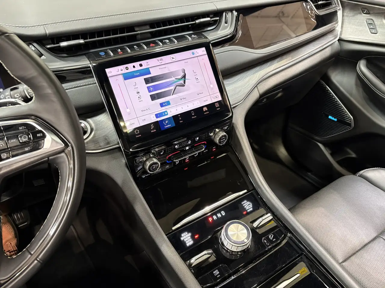 Jeep Grand Cherokee - Image 10