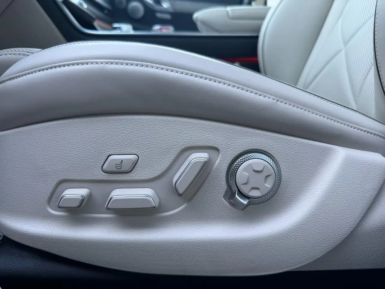 Genesis GV80 - Image 30