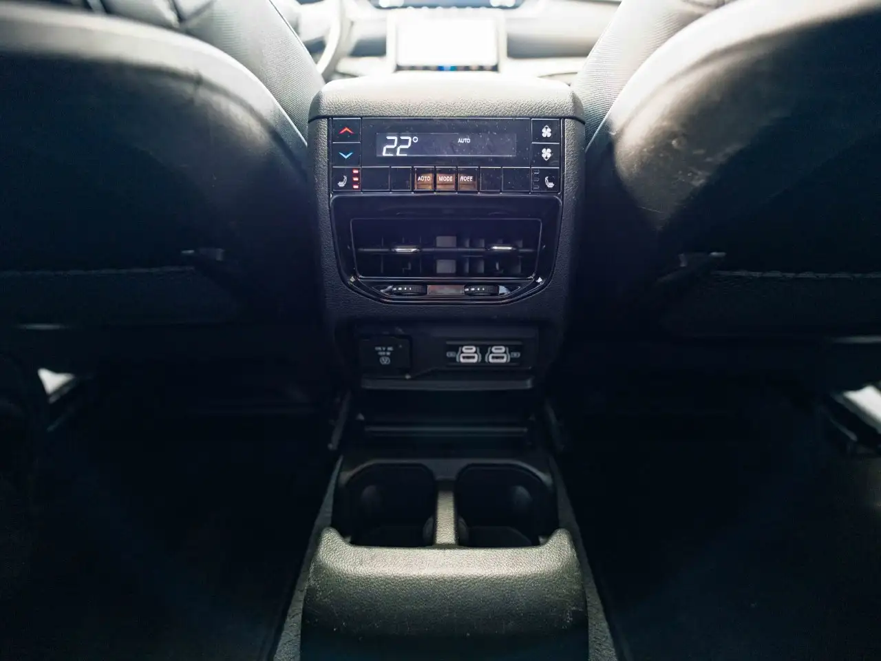 Jeep Grand Cherokee - Image 22