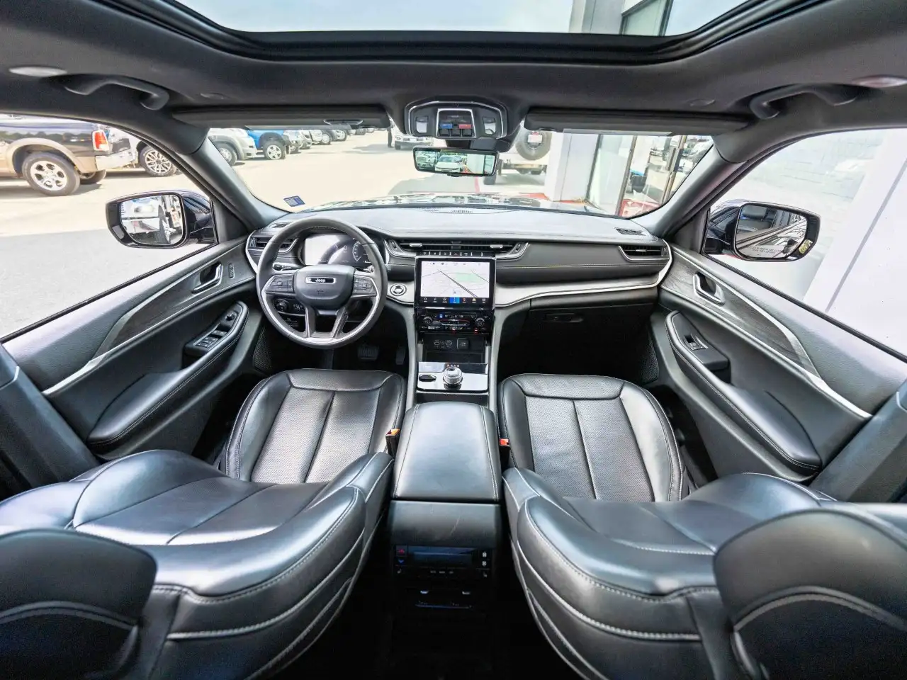 Jeep Grand Cherokee - Image 8