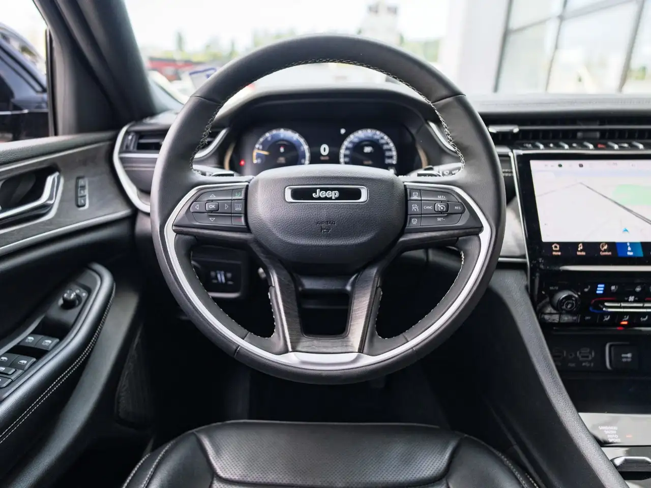 Jeep Grand Cherokee - Image 9