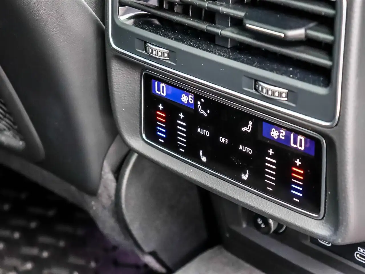 Audi Q8 - Image 18