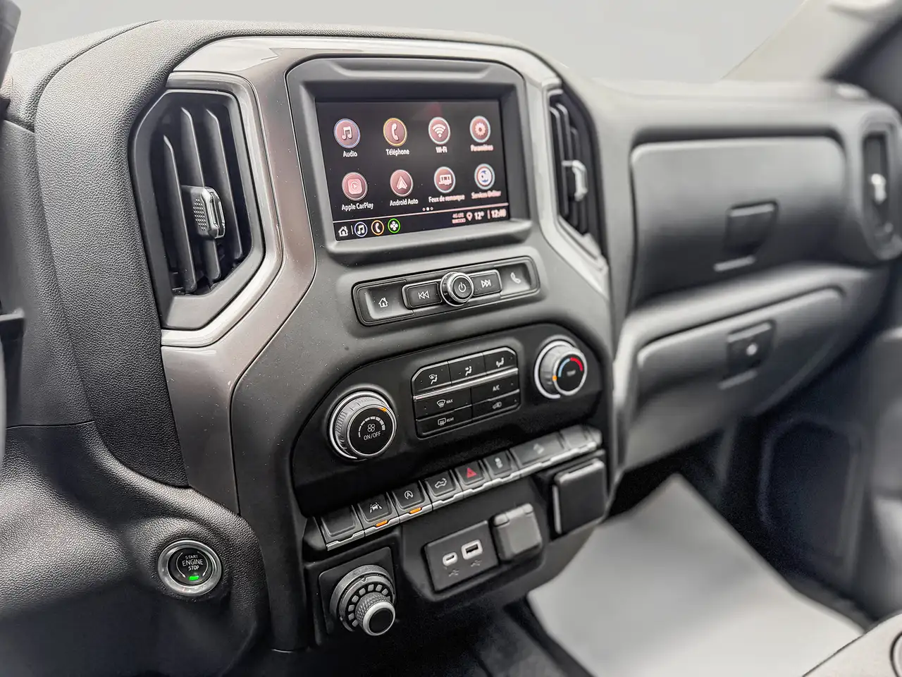 Chevrolet Silverado 1500 - Image 11