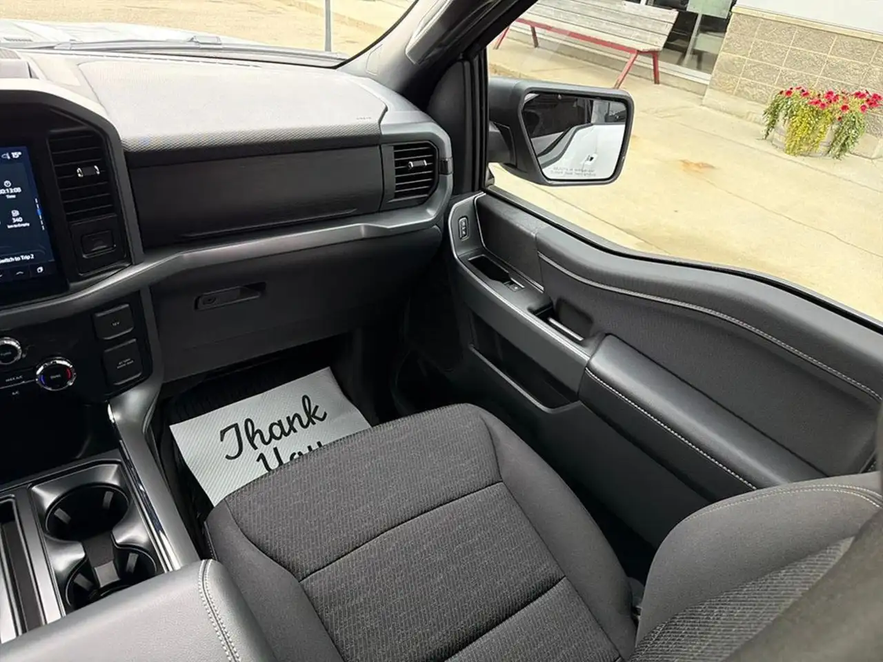 Ford F-150 - Image 25