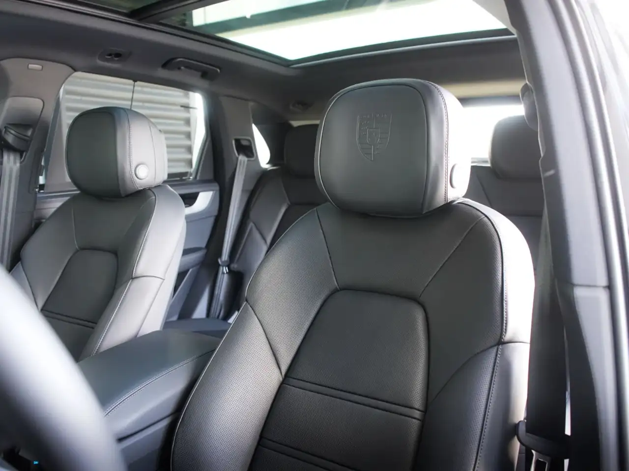Porsche Cayenne - Image 14