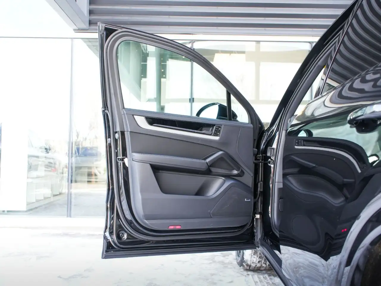Porsche Cayenne - Image 16